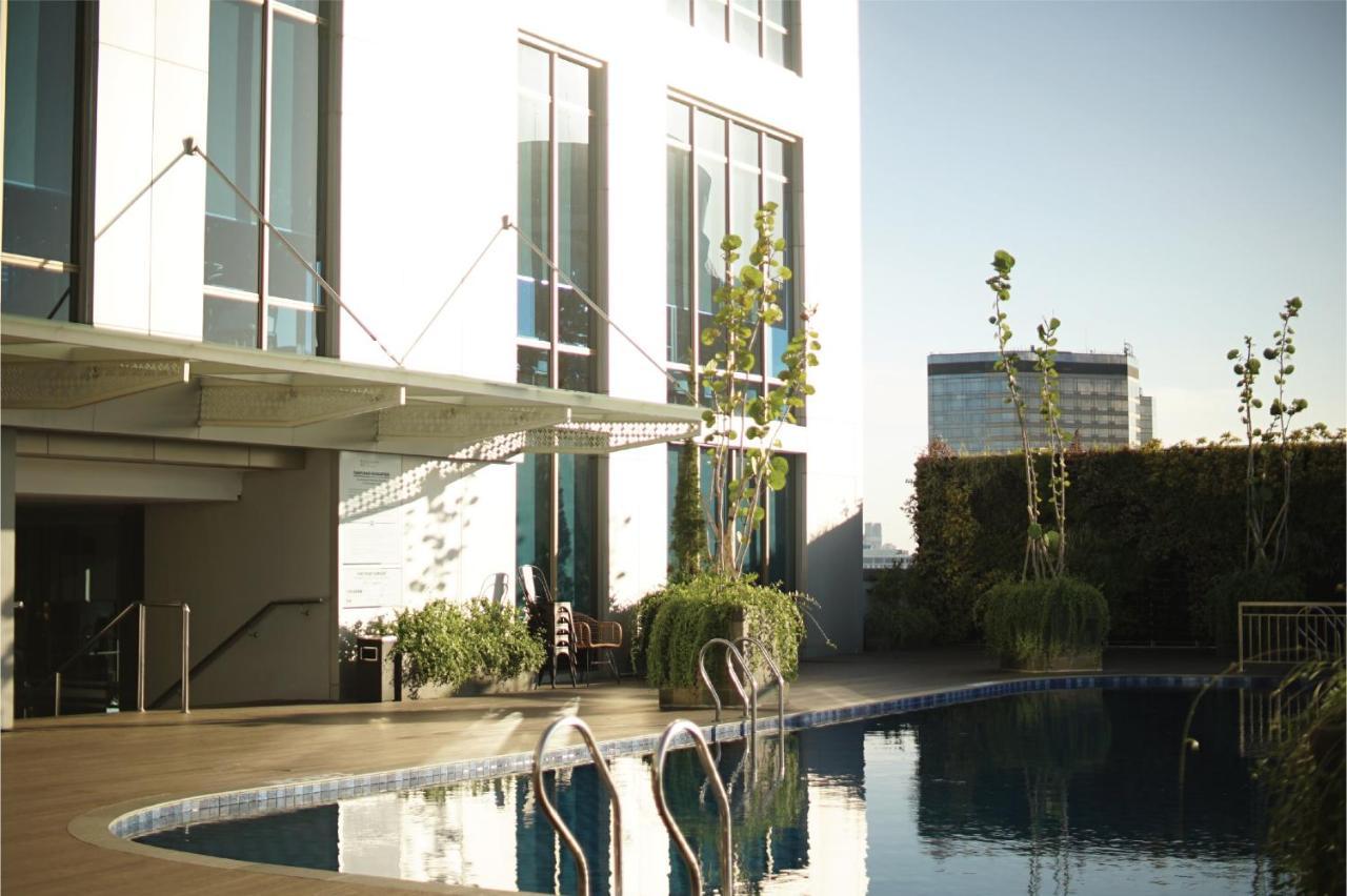 Platinum Hotel Tunjungan Surabaya Exterior foto